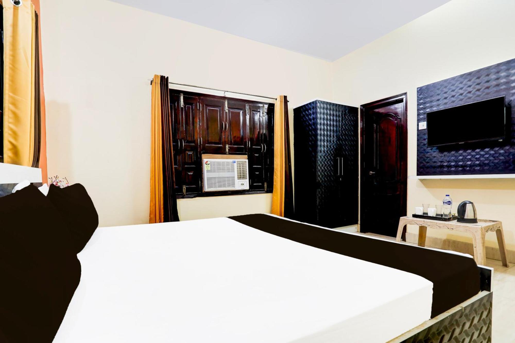 Hotel O R B Palace Varanasi Dış mekan fotoğraf
