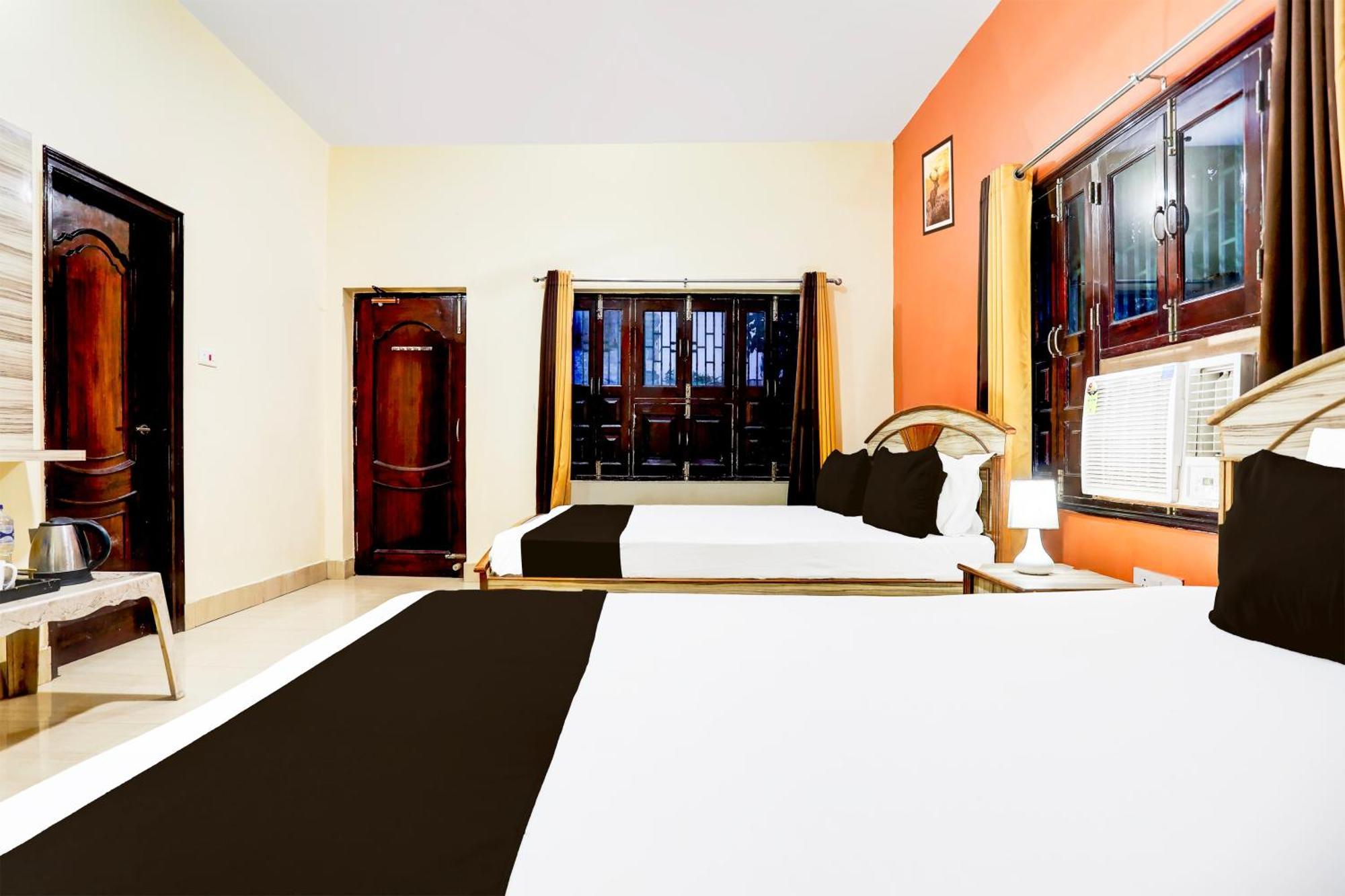 Hotel O R B Palace Varanasi Dış mekan fotoğraf