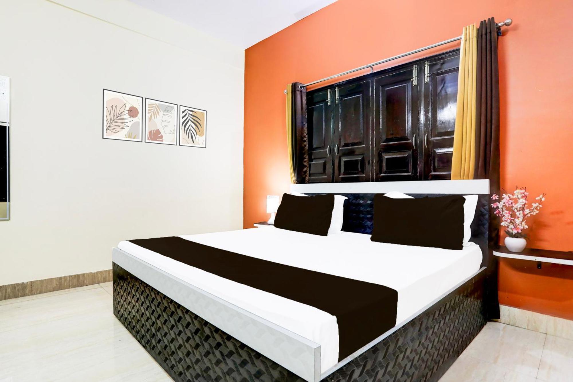 Hotel O R B Palace Varanasi Dış mekan fotoğraf