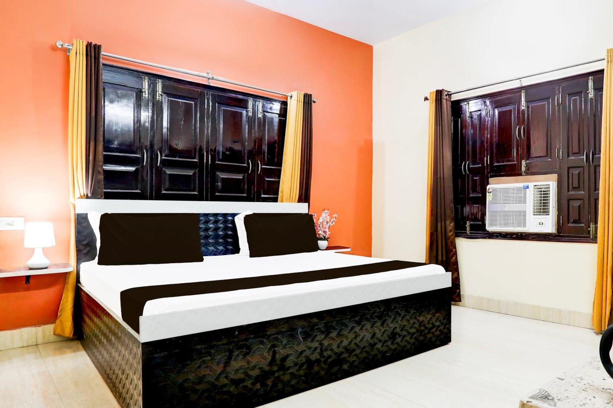 Hotel O R B Palace Varanasi Dış mekan fotoğraf