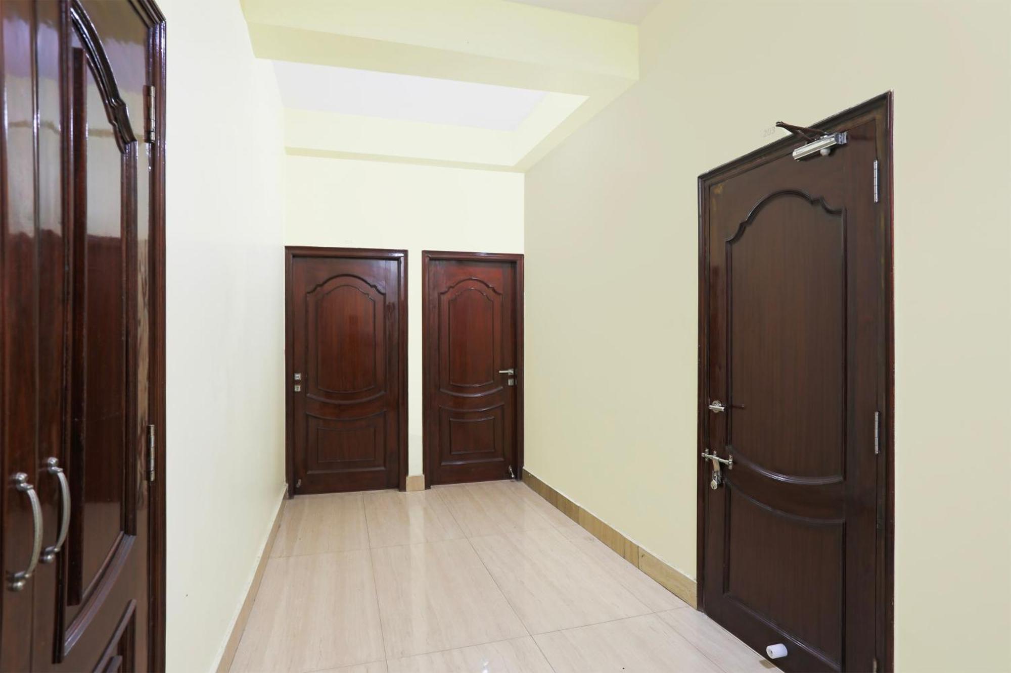 Hotel O R B Palace Varanasi Dış mekan fotoğraf