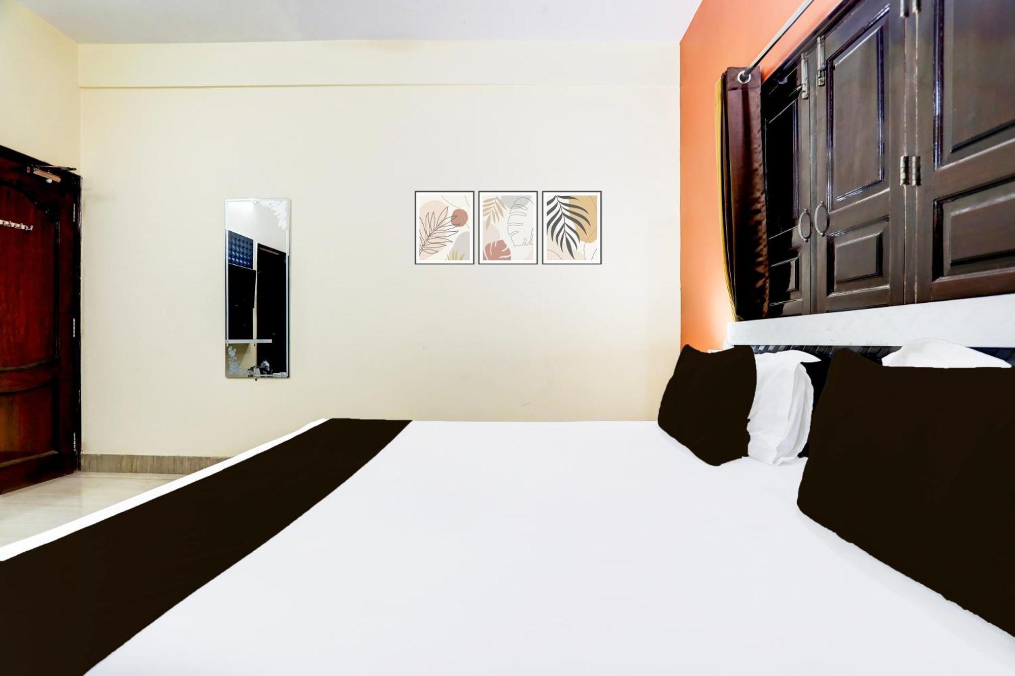 Hotel O R B Palace Varanasi Dış mekan fotoğraf